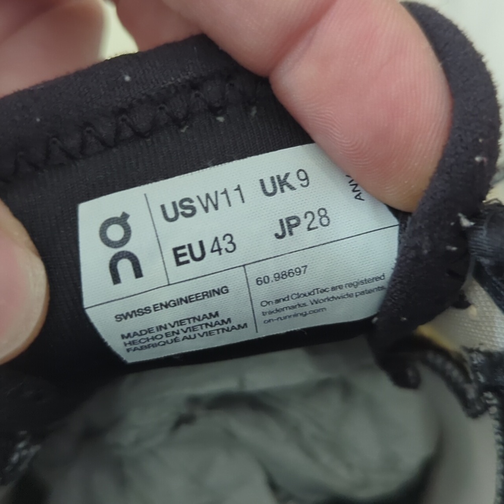 On Cloud X Running Shoes, Size 11 - Picture 4 of 7